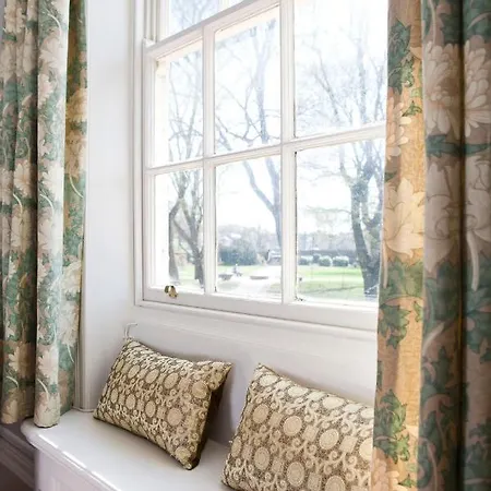 Hébergement de vacances The Davey Tower, Medieval Riverside House *