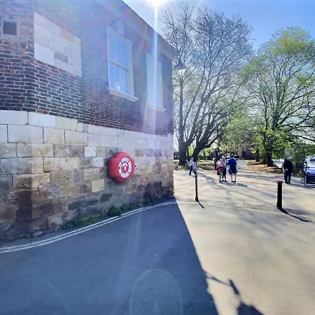 The Davey Tower, Medieval Riverside House